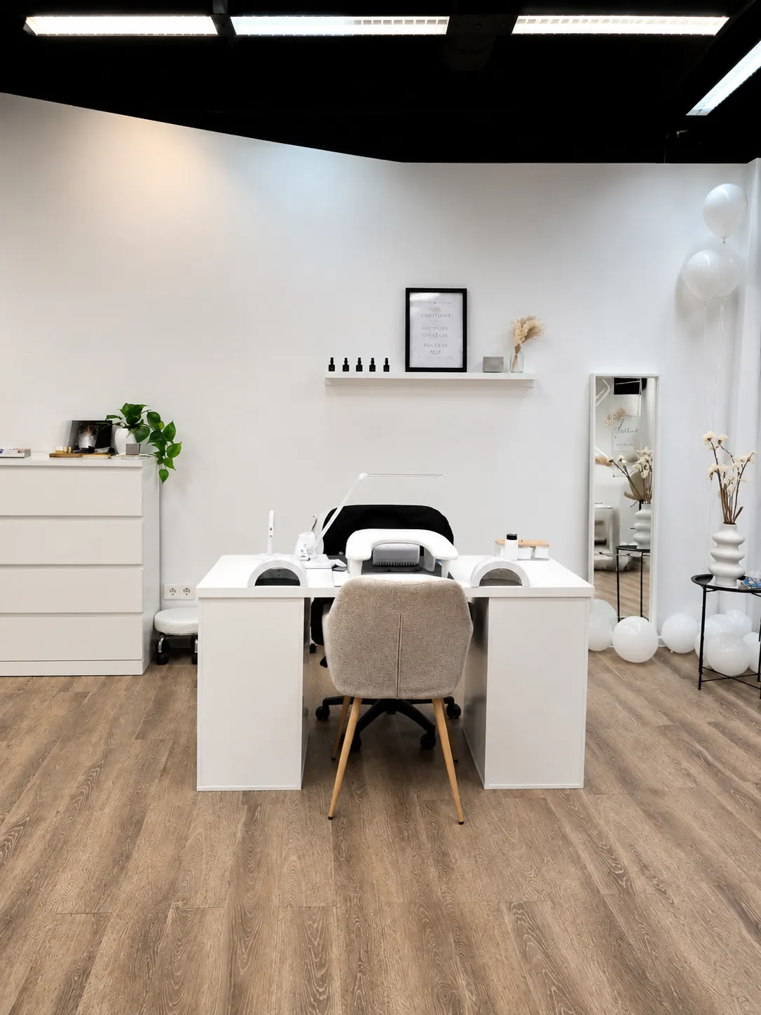 Nageldesign-Bereich im Studio